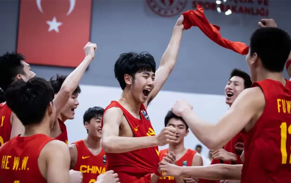 球队在国际比赛中取得胜利,创造历史 球队在国际比赛中取得胜利,创造历史