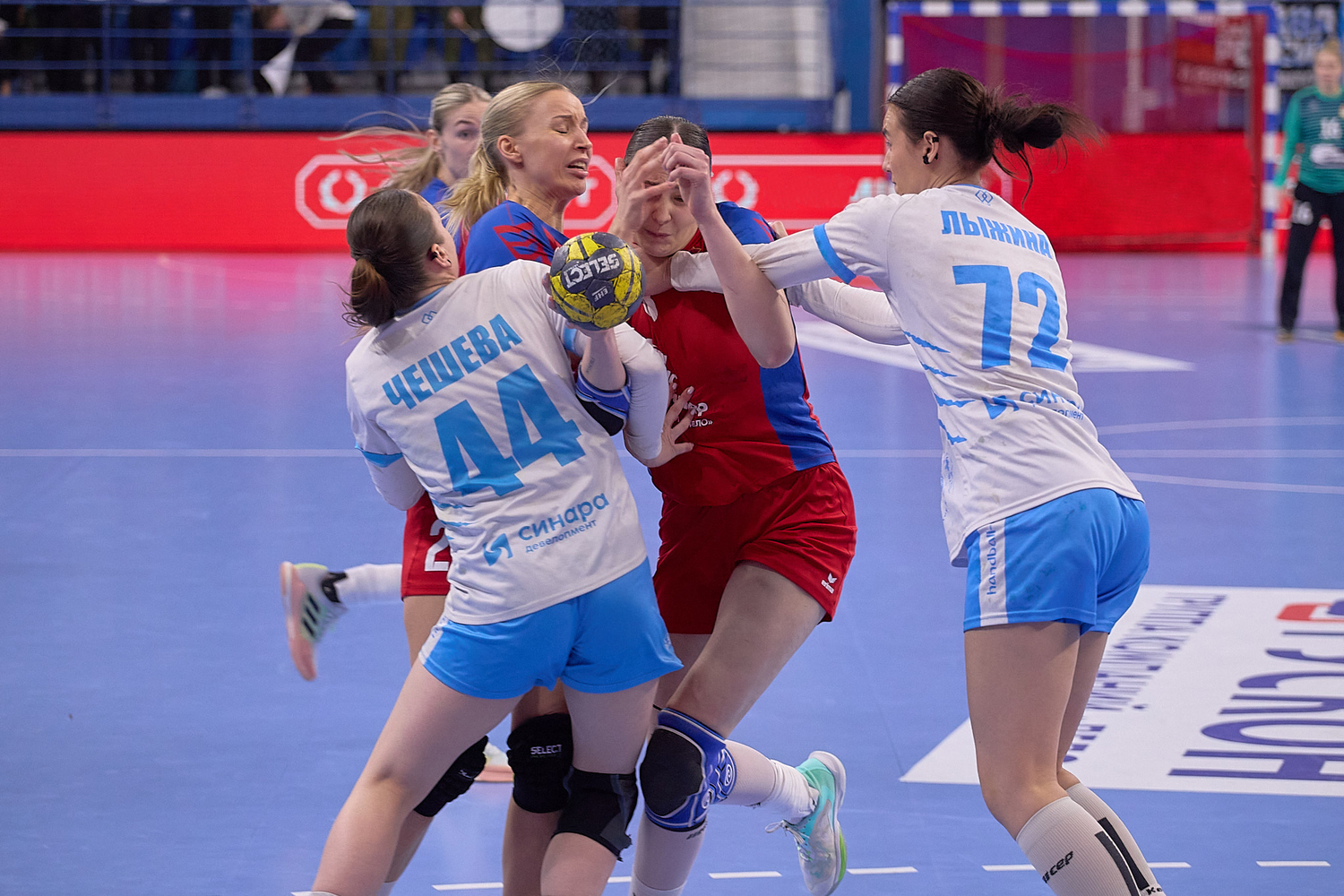 俄罗斯队在欧洲锦标赛中夺得亚军