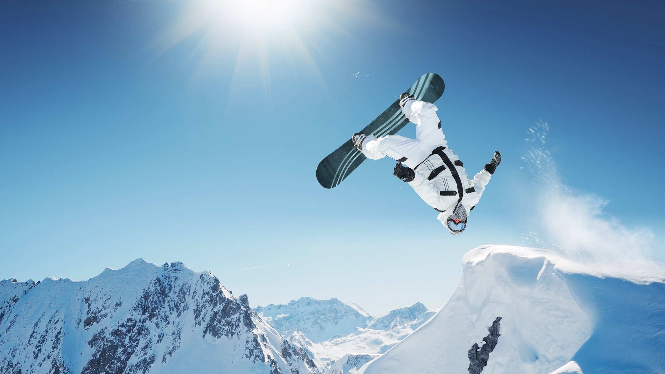 西决生死战焦点战，奥地利冲垮瑞典，足球世界的唯一性启示